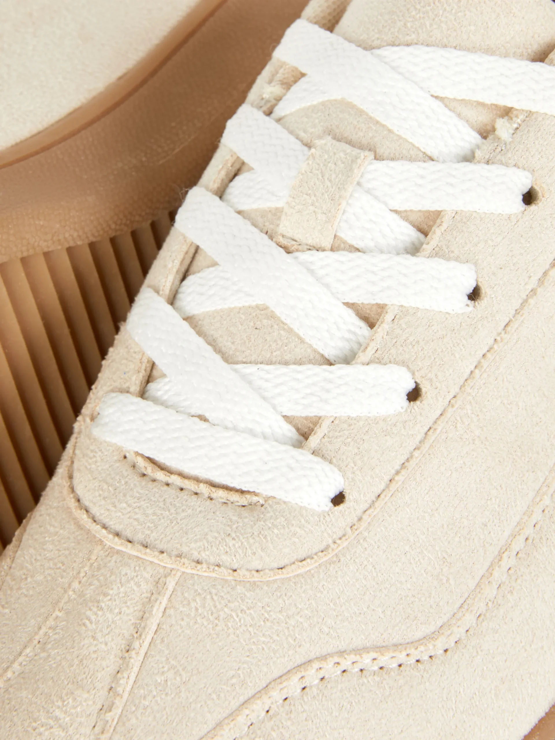 Baskets|Primark Baskets Basses à Semelle En Gomme Beige