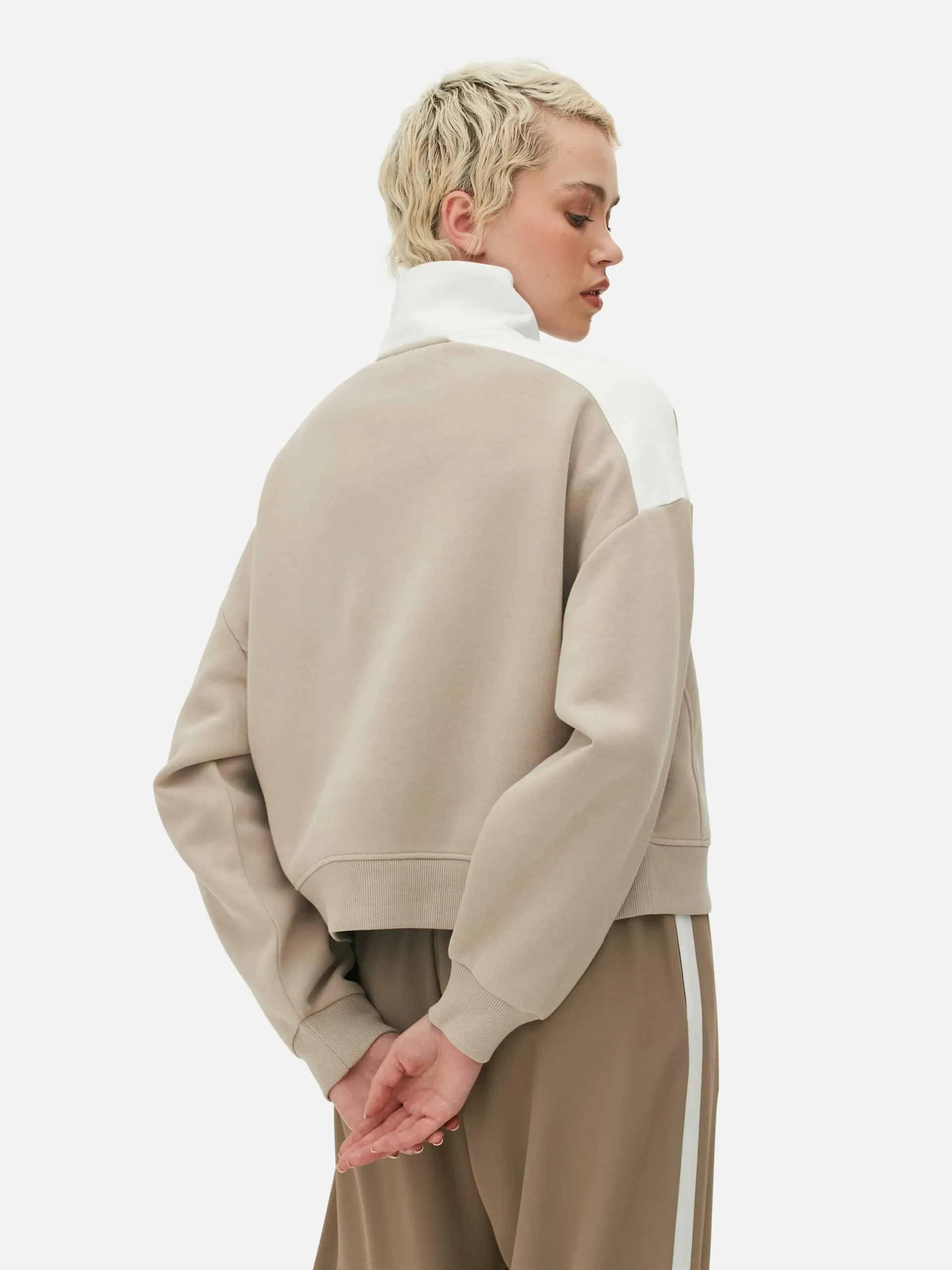 Sweats À Capuche Et Sweat-Shirts|Primark Sweat-shirt Graphique à Col Cheminée Naturel